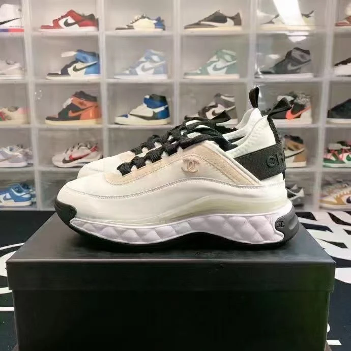 潮牌女款跑鞋（轻奢）