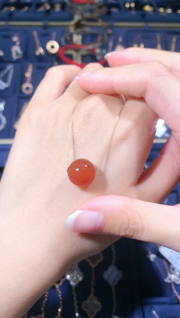 【闪购商品】玛瑙/玉髓吊坠(赠链)18K金镶嵌玛瑙 K黄 路路通