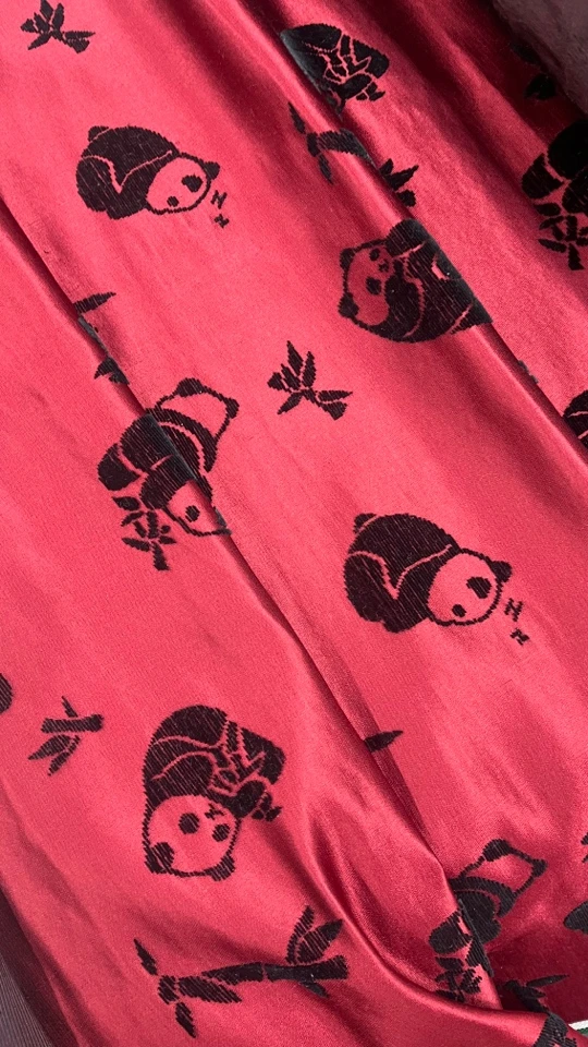 【漳缎】门幅70    生丝枣红底黑熊猫纹漳缎   桑蚕丝面料