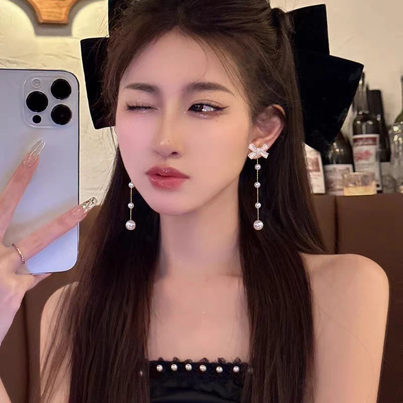 钛钢仿珍珠耳饰 高级感蝴蝶结耳环女2024新款潮小众设计耳饰