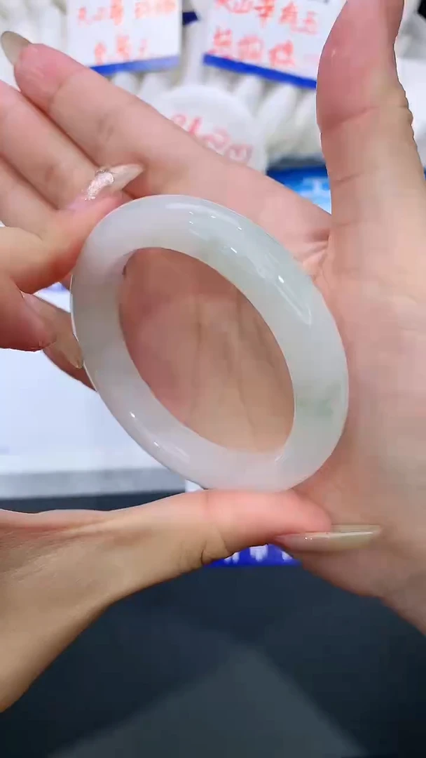 【闪购商品】石英质玉手镯未镶嵌150 PH