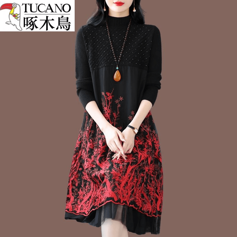啄木鸟秋冬季新款羊毛衫毛衣女中长款蕾丝拼接时尚连衣裙套头遮肚