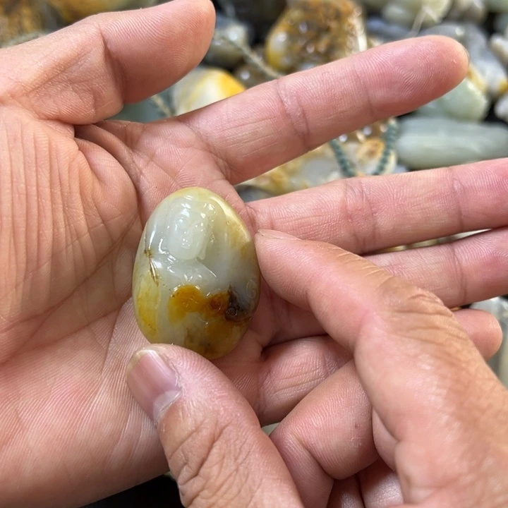 和田玉吊坠未镶嵌