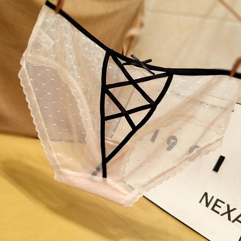 法式轻奢时尚性感蕾丝女士内裤薄款透气中低腰镂空火辣三角裤
