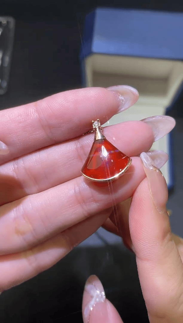【闪购商品】玛瑙/玉髓·18K金镶嵌裙子吊坠 多样性发货