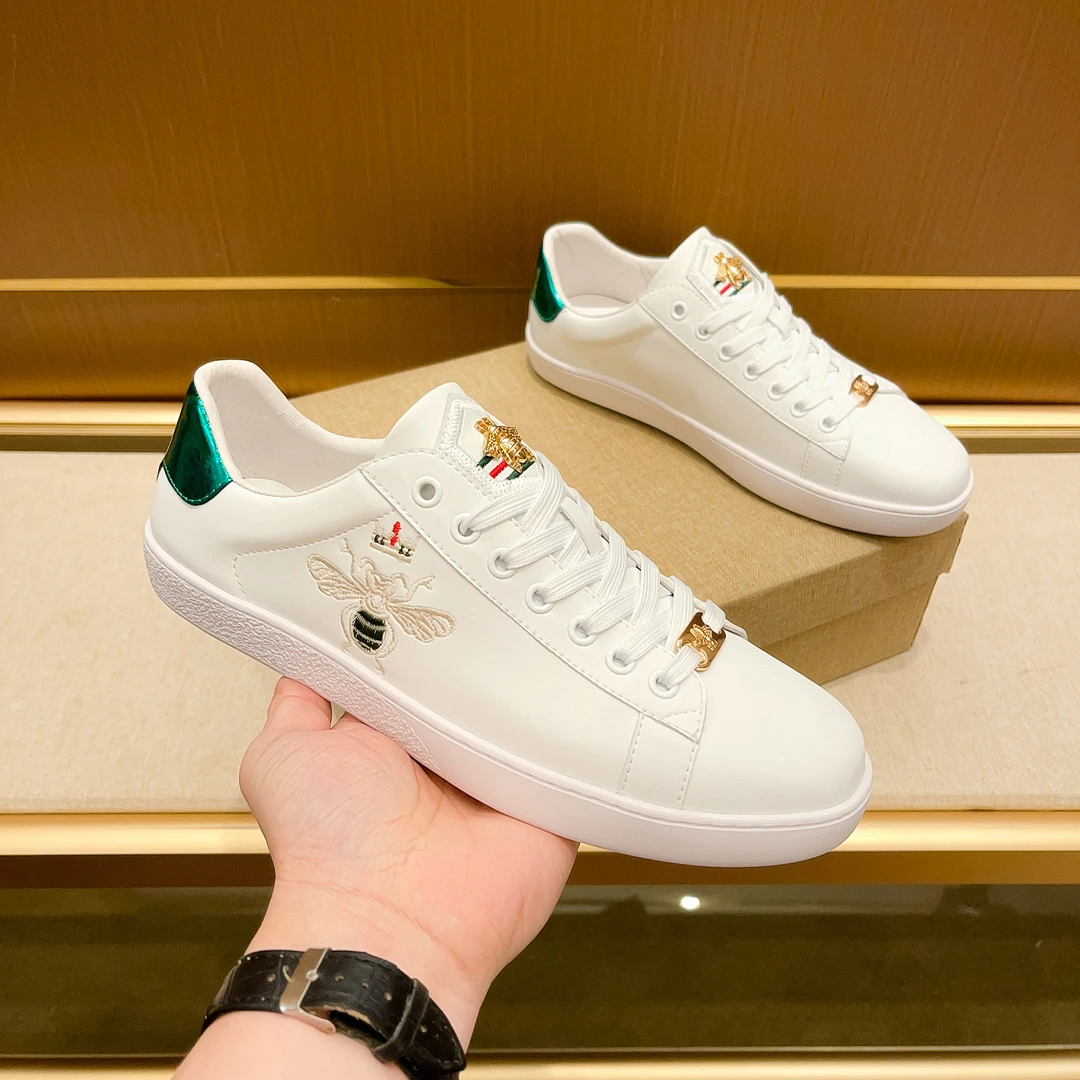 欧洲站小蜜蜂小白鞋男2023年冬季新款真皮情侣板鞋潮流百搭休闲鞋