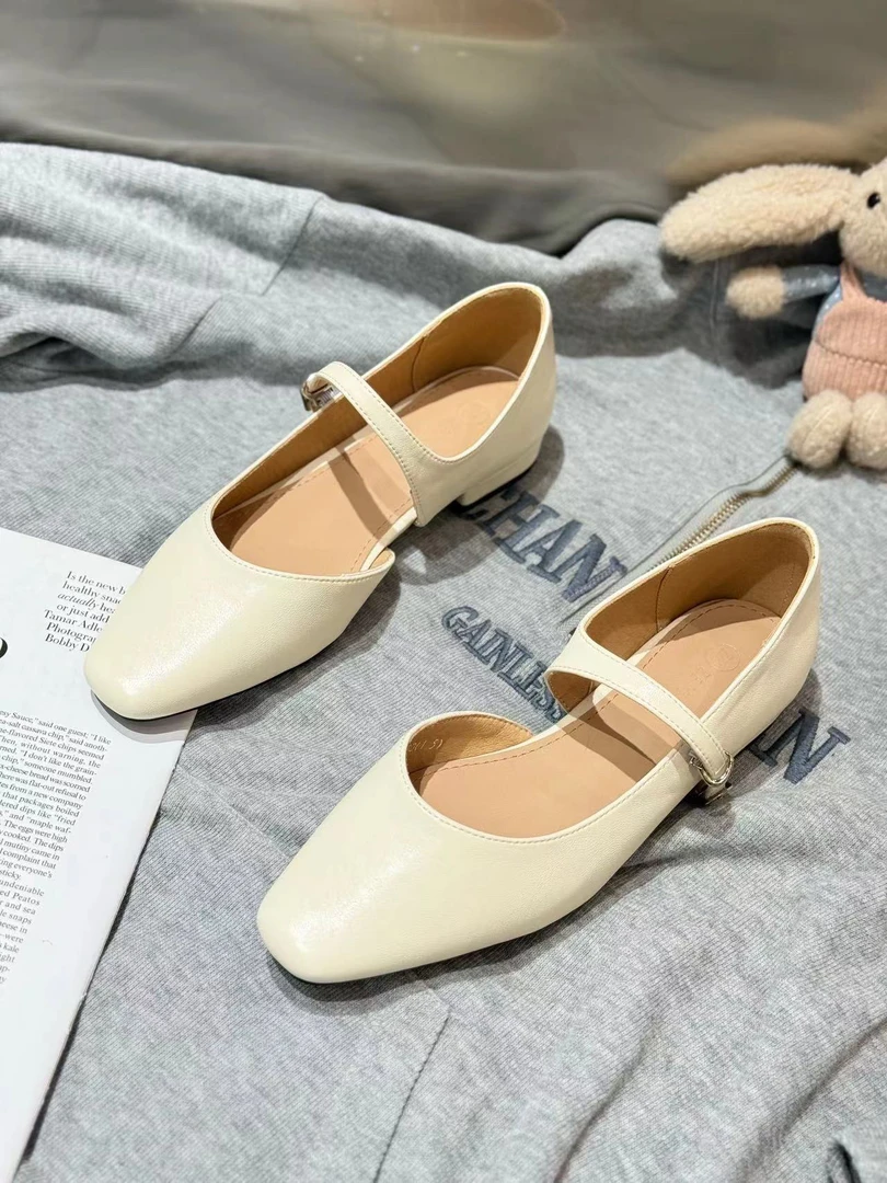 210-3～L平底浅口尖头时尚英伦风小单鞋女2024新款软底一字扣女鞋