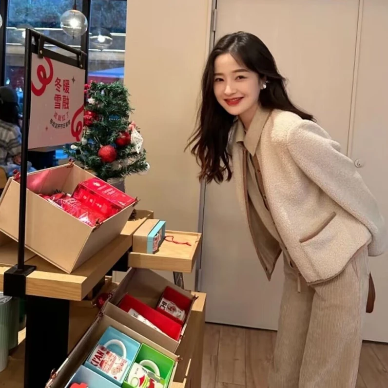 GIRDEAR/哥弟雅丹风秋冬气质保暖摇粒绒小香风短外套女1400512