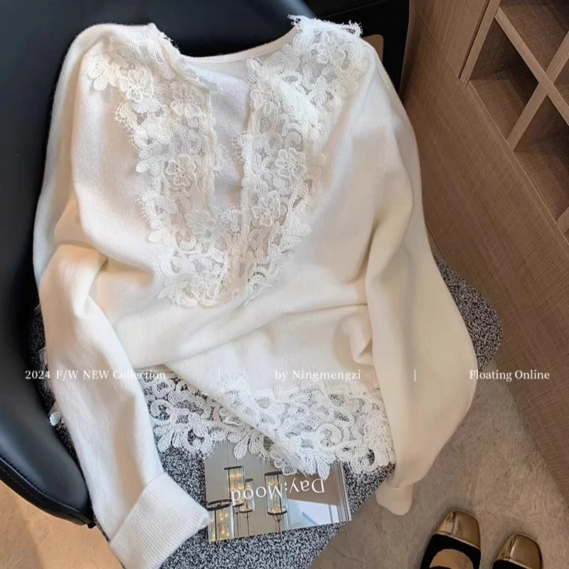 慵懒风白色蕾丝拼接打底针织衫上衣女秋2025新款法式气质减龄毛衣