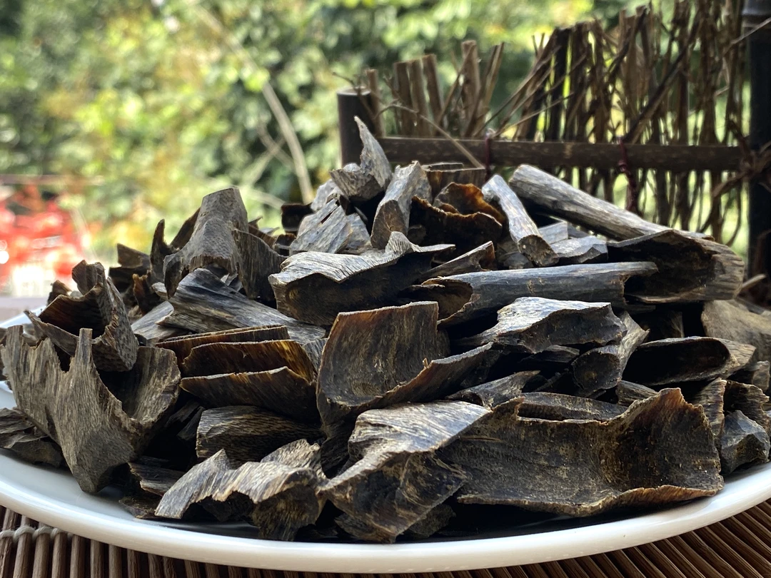 原木原材料块料碎料上炉好料