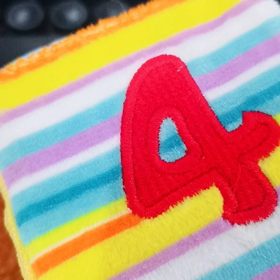 毛绒可爱方块卡通玩偶