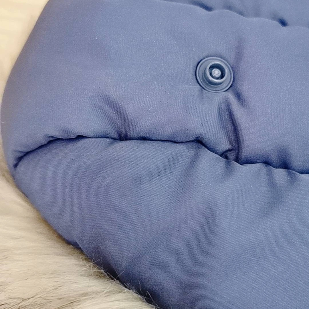 毛绒可爱灰色卡通玩具