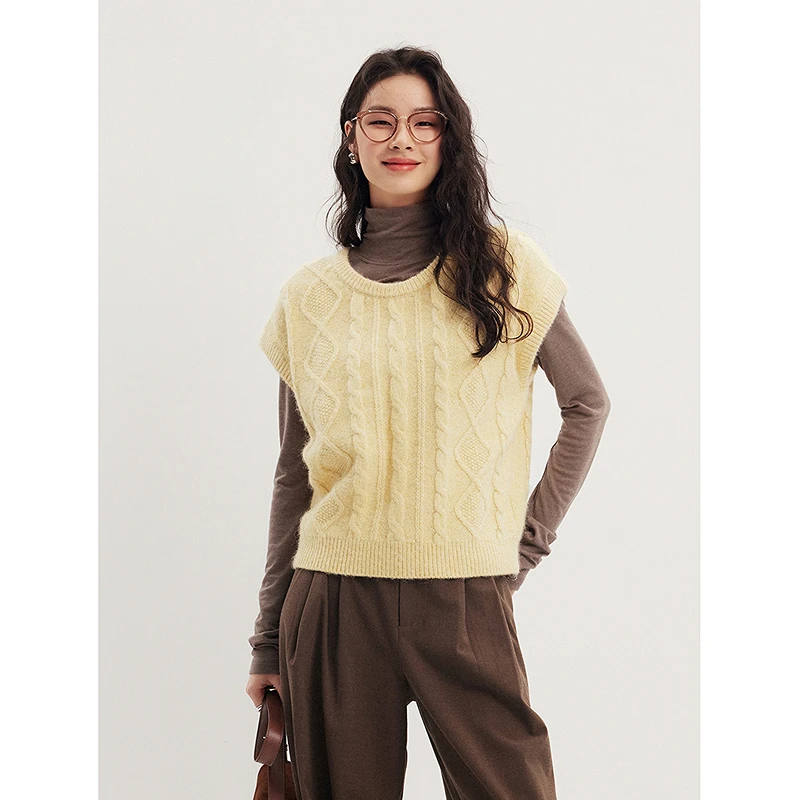 【初棉】DRDB重磅羊驼毛绞花编织马甲——蛋奶黄357699001