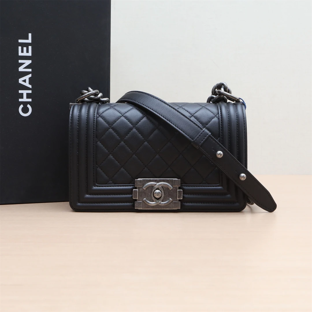 99新 Chanel/香奈儿 活动-XF【小花念念】Leboy 小号 30开 银包扣