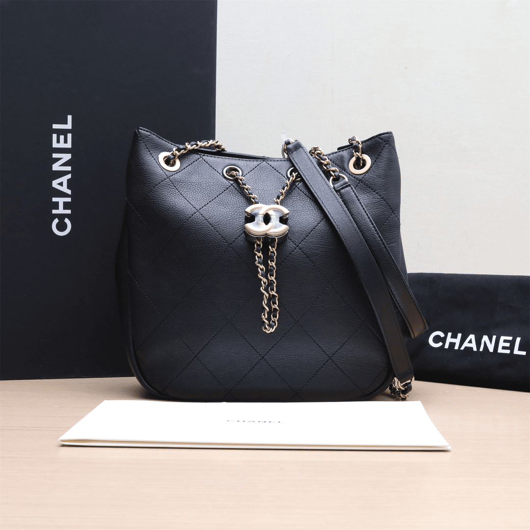 99新 Chanel/香奈儿 【小花念念】菱格纹抽绳水桶 黑色 28开 金扣