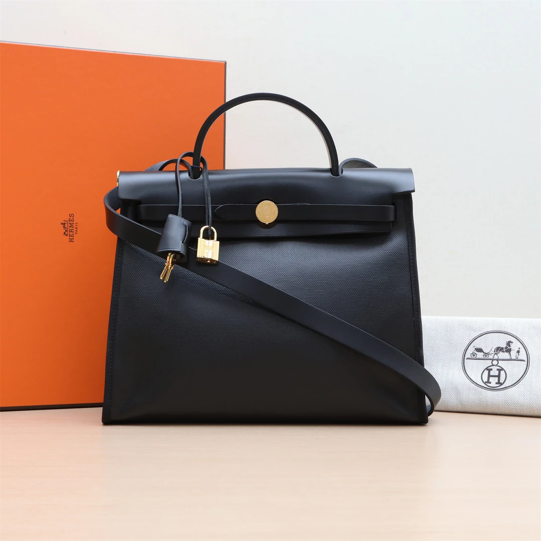 99新 Hermes/爱马仕 小花6欢 Herbag 31 防水帆布 黑色 U刻金扣包