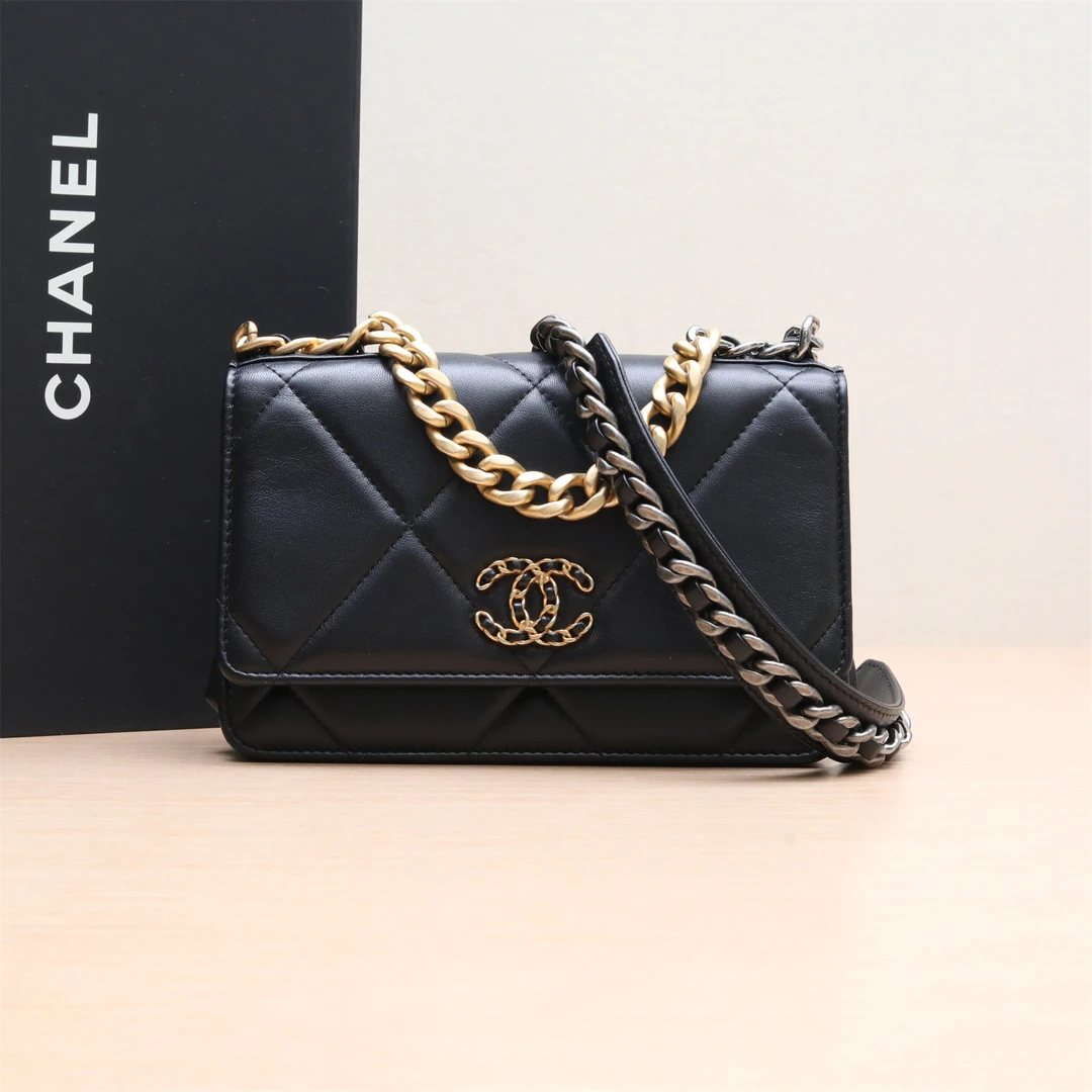 99新 Chanel/香奈儿 【小花Han】19BAG 吸扣WOC 黑色 芯片开