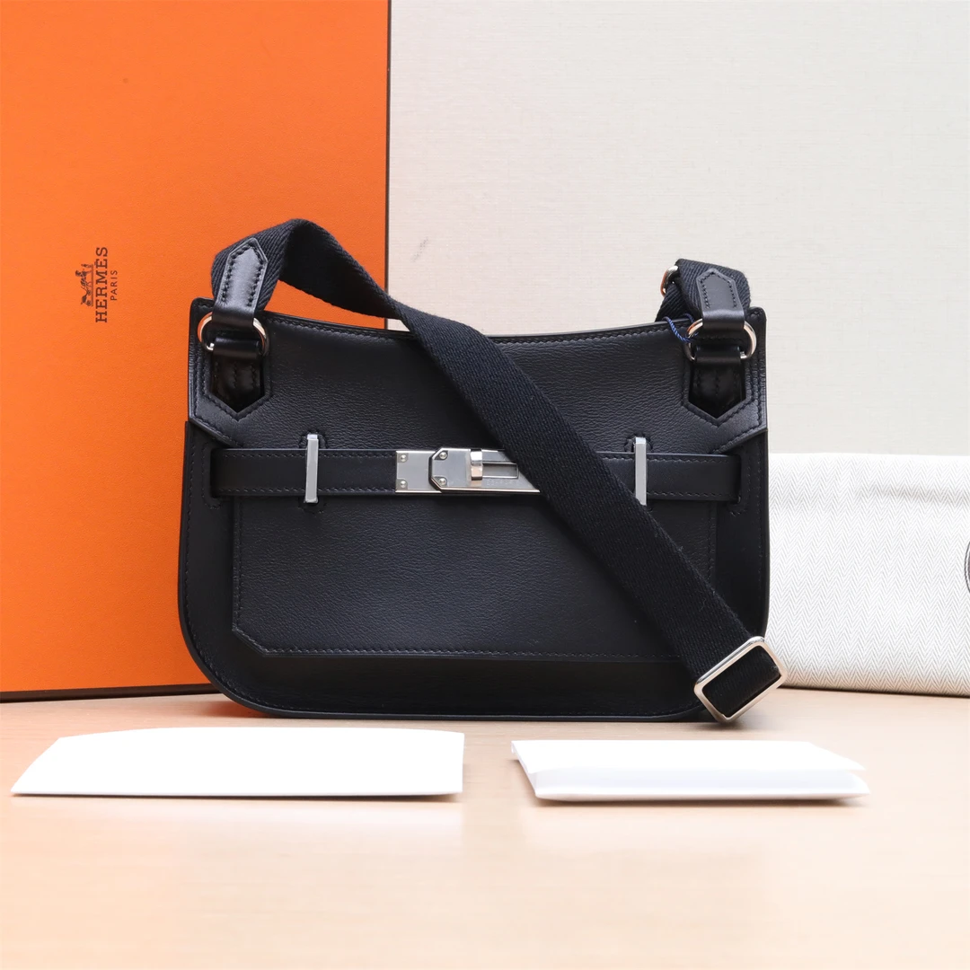 99新 Hermes/爱马仕 【小花念念】吉普赛 mini 89黑色 EC皮 W刻 包