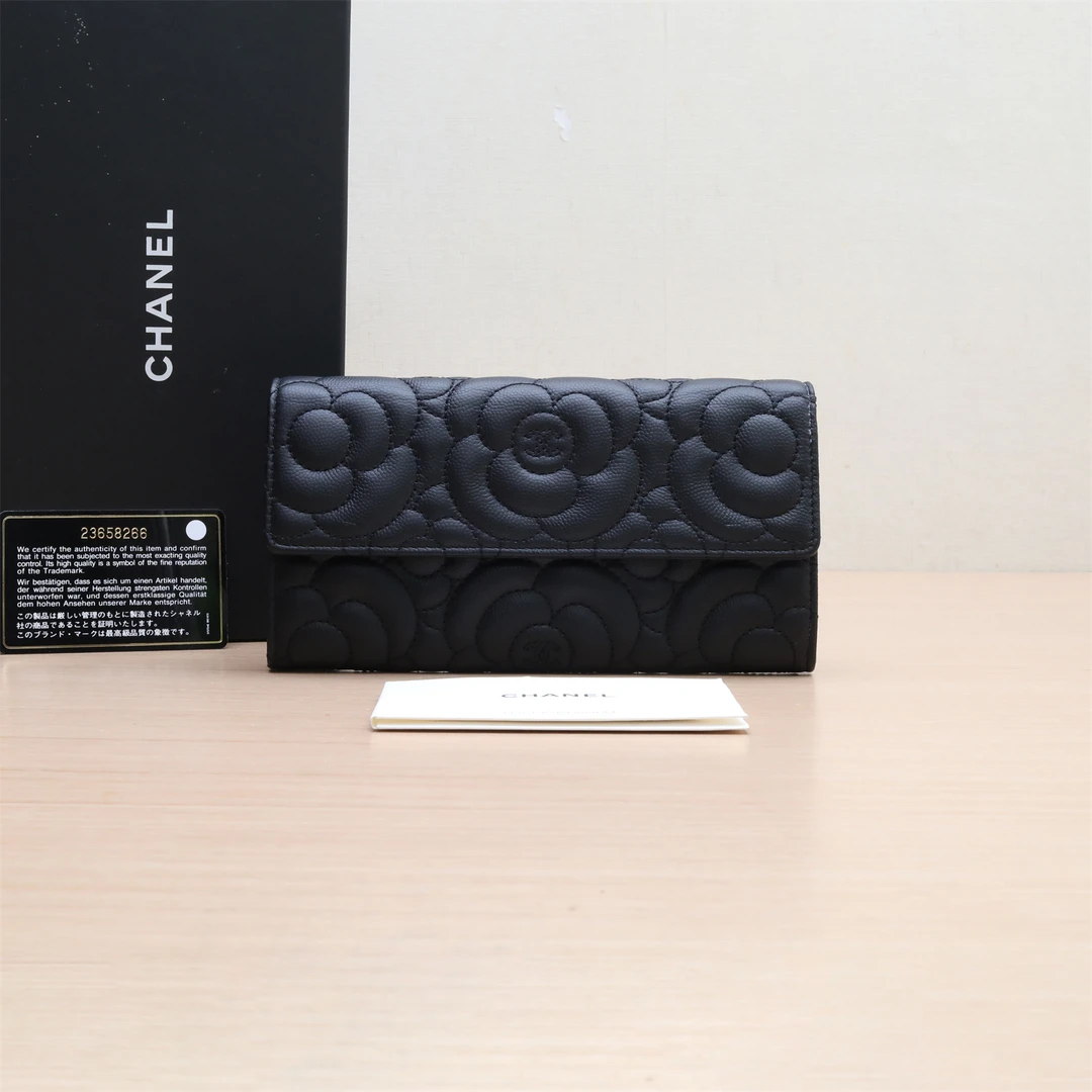 99新 Chanel/香奈儿 新粉-100小花6枫山茶花 翻盖钱包 黑色 23开