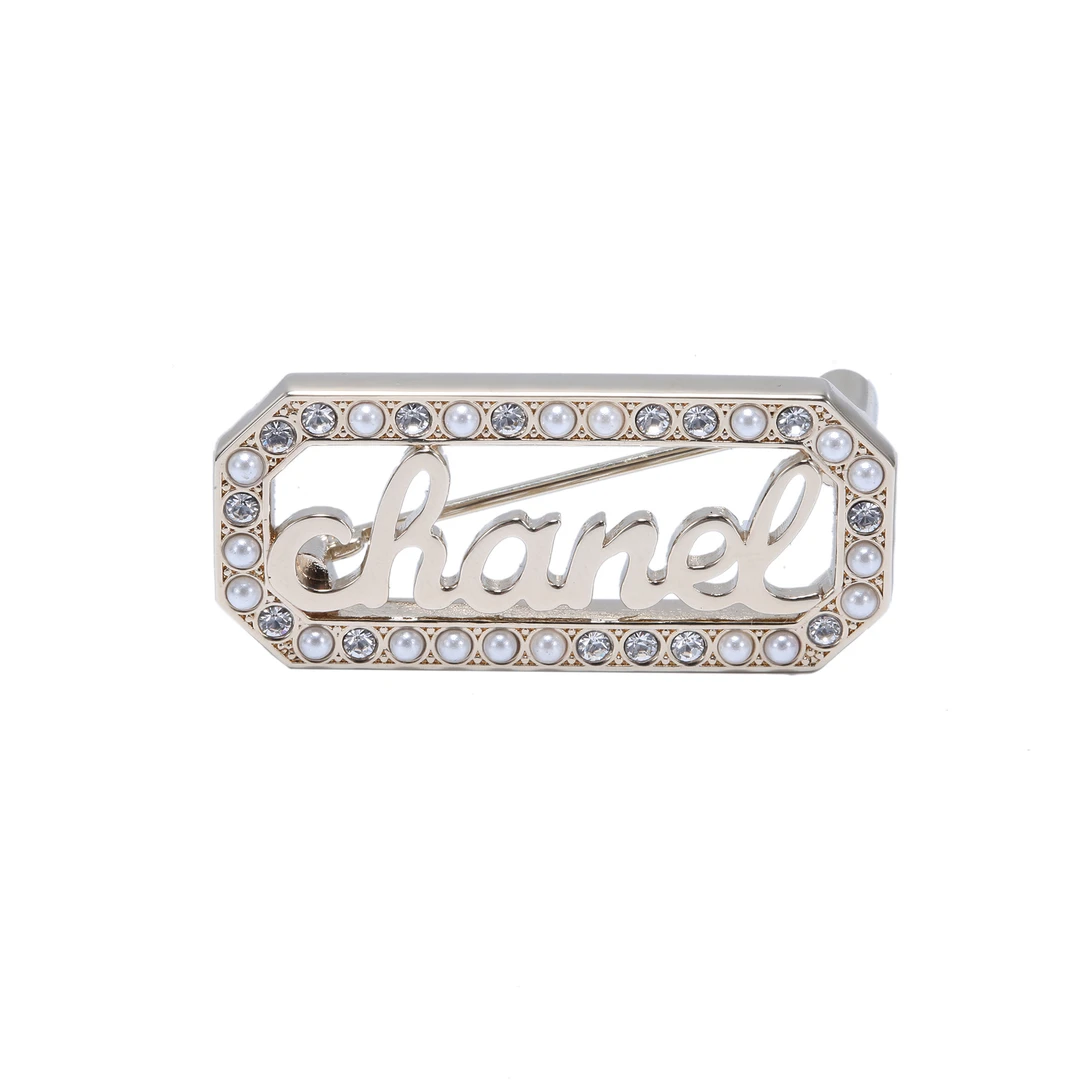 99新 Chanel/香奈儿 【小花念念】P214349265镂空 字母 胸针 合金