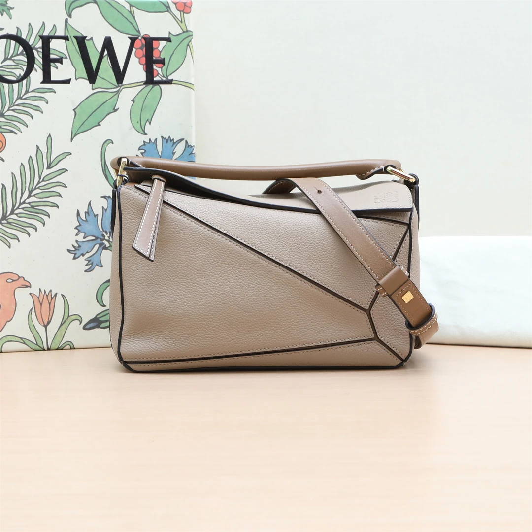 95新 LOEWE/罗意威 小花6枫Puzzle 24 几何包 小号 拼色 皮革C