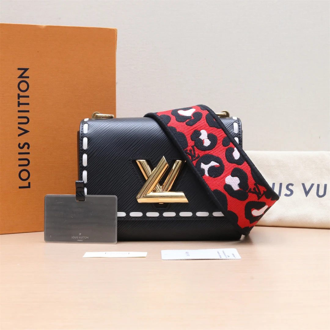 95新 LouisVuitton/路易威登 活动【小花念念】TWIST 小号 黑色