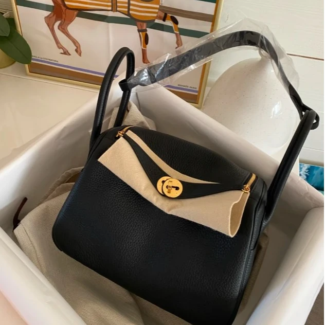 99新 Hermes/爱马仕 小花6枫 Lindy 26 黑色 TC皮 Z刻 金扣包