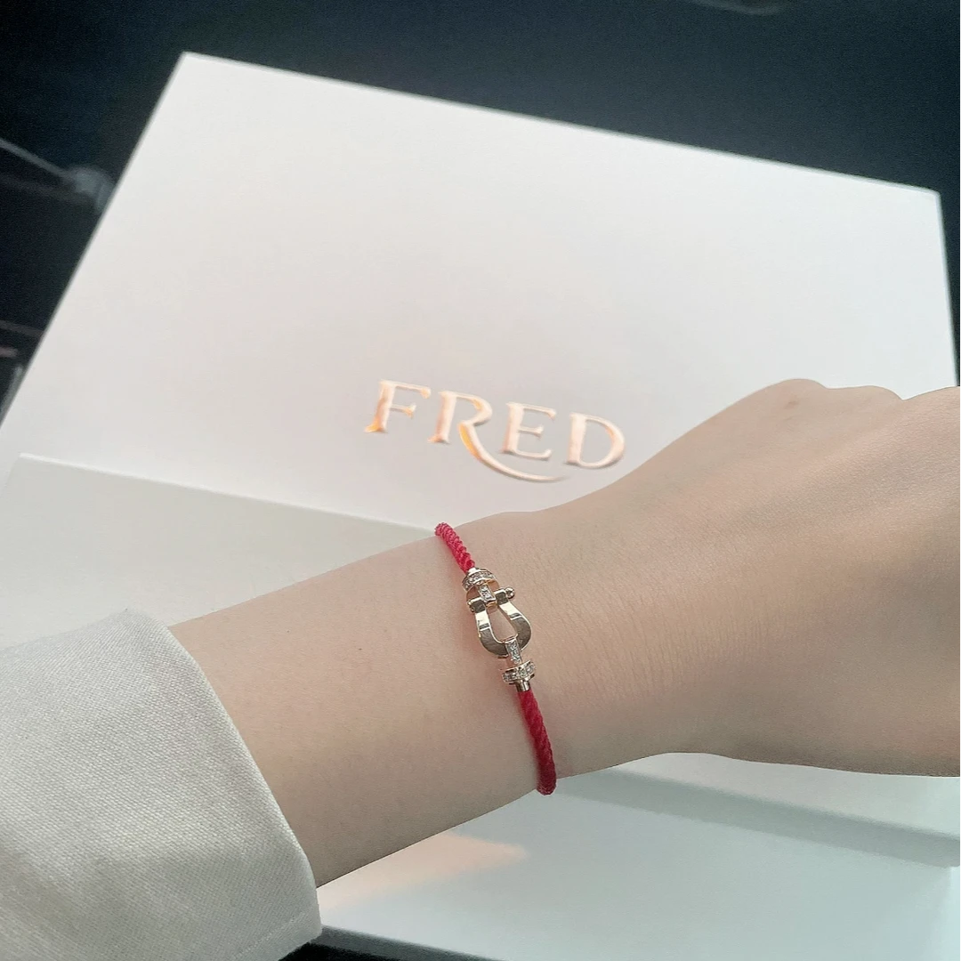 99新 FRED/斐登 小花6欢 马蹄扣 玫瑰金 半钻马蹄手链