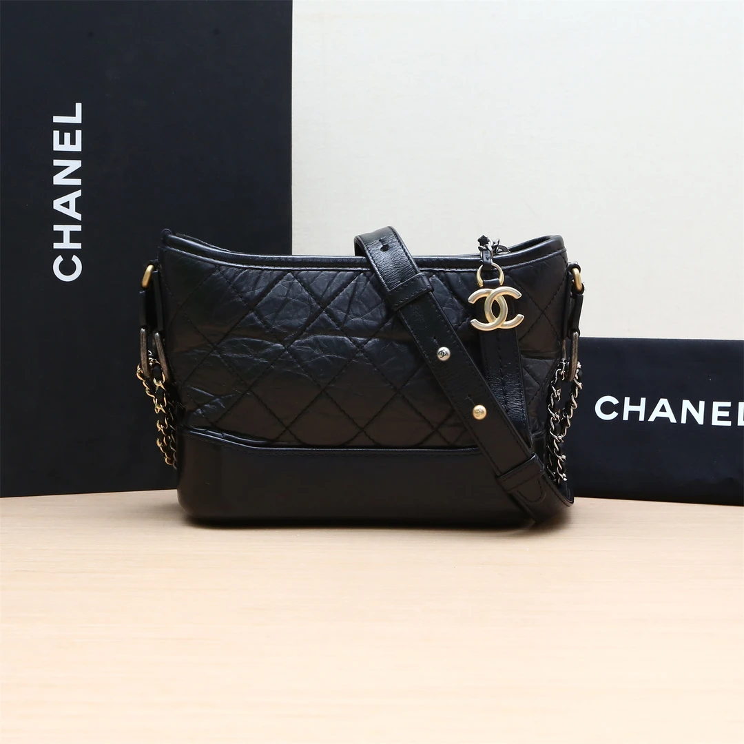 99新 Chanel/香奈儿 小花6枫 流浪包 小号 黑色 芯片开 金银扣