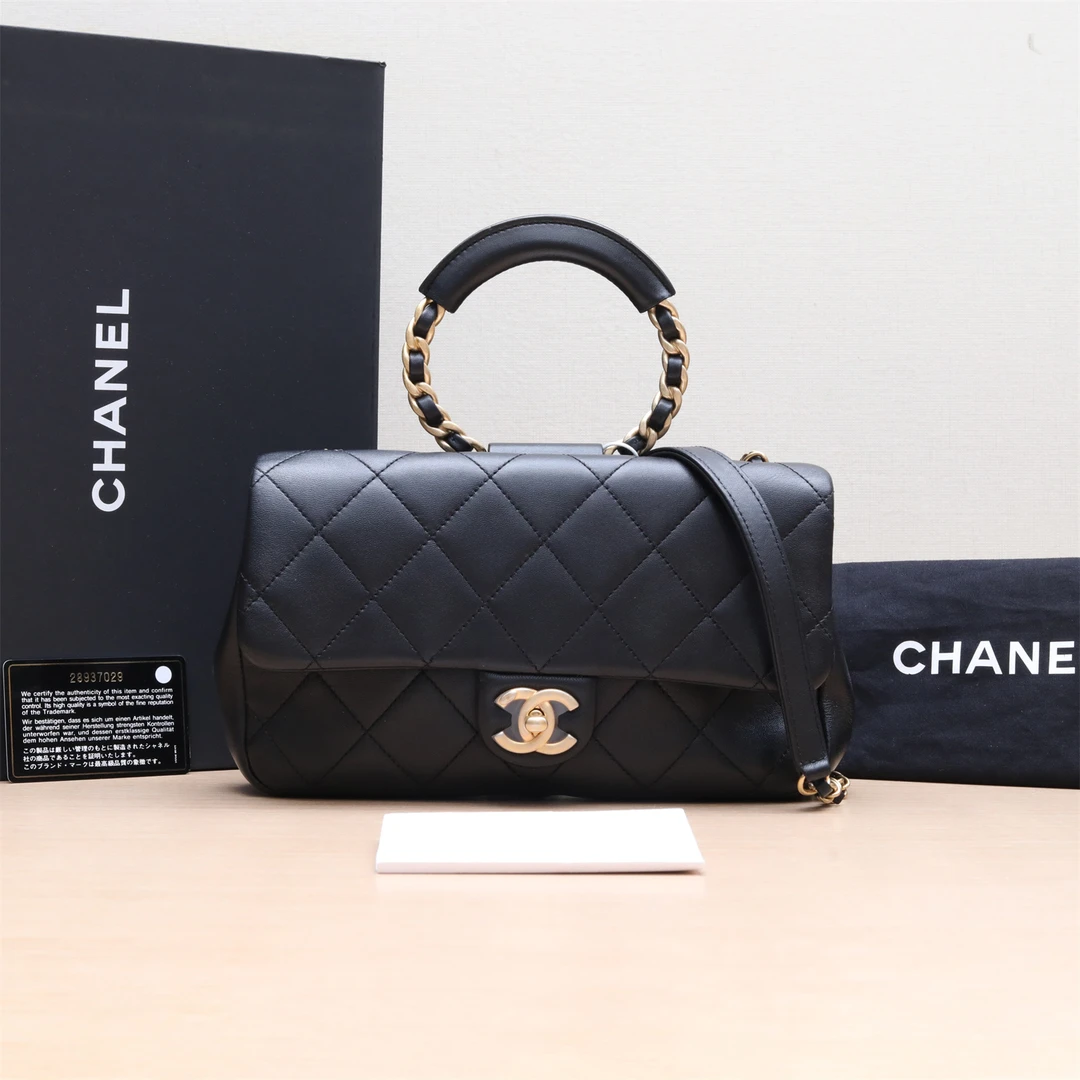 99新 Chanel/香奈儿 【小花念念】圆环金属皮穿手柄 黑色 28开
