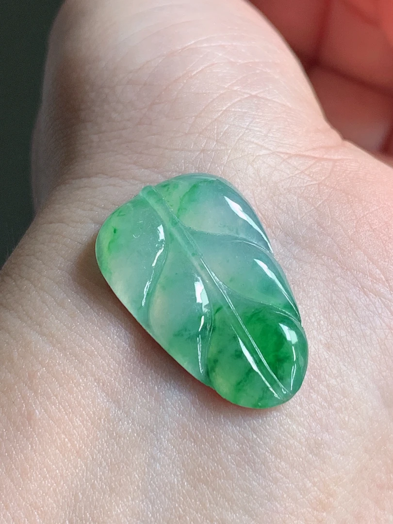 天然缅甸翡翠A货冰种飘花叶子吊坠镶嵌件，尺寸25.4*15*2.9