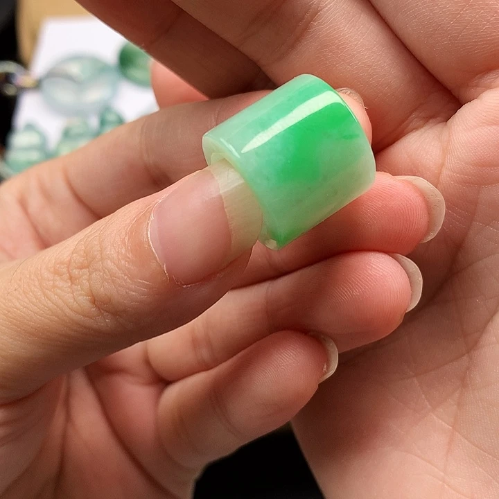 翡翠吊坠(不含链)未镶嵌路路通