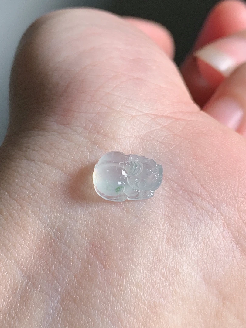 天然缅甸翡翠A货冰种飘花貔貅裸石，尺寸10*7.6*4.4