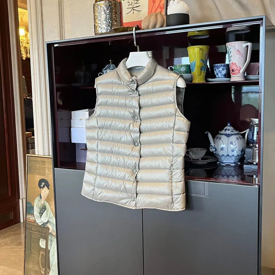 漫颜刘2024秋季新品白鹅绒灰色羽绒马甲立领无袖单排扣休闲上衣