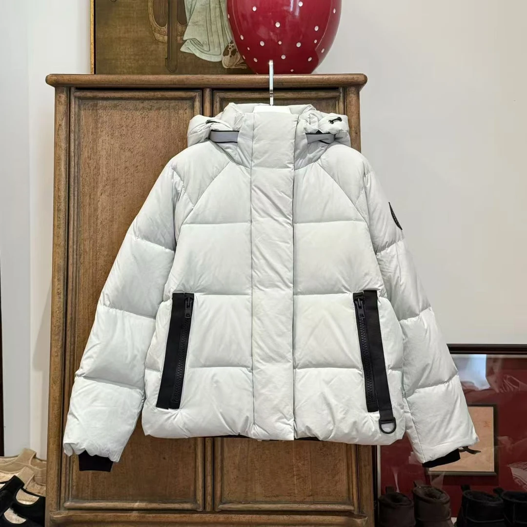 漫颜刘2024年冬季锦纶鸭绒连帽羽绒服休闲百搭拼黑条宽松羽绒服