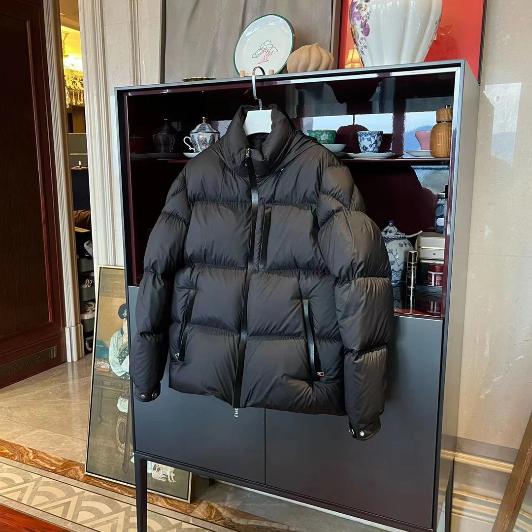 漫颜刘锦纶黑色鹅绒羽绒服2023秋冬新品连帽长袖休闲宽松外套