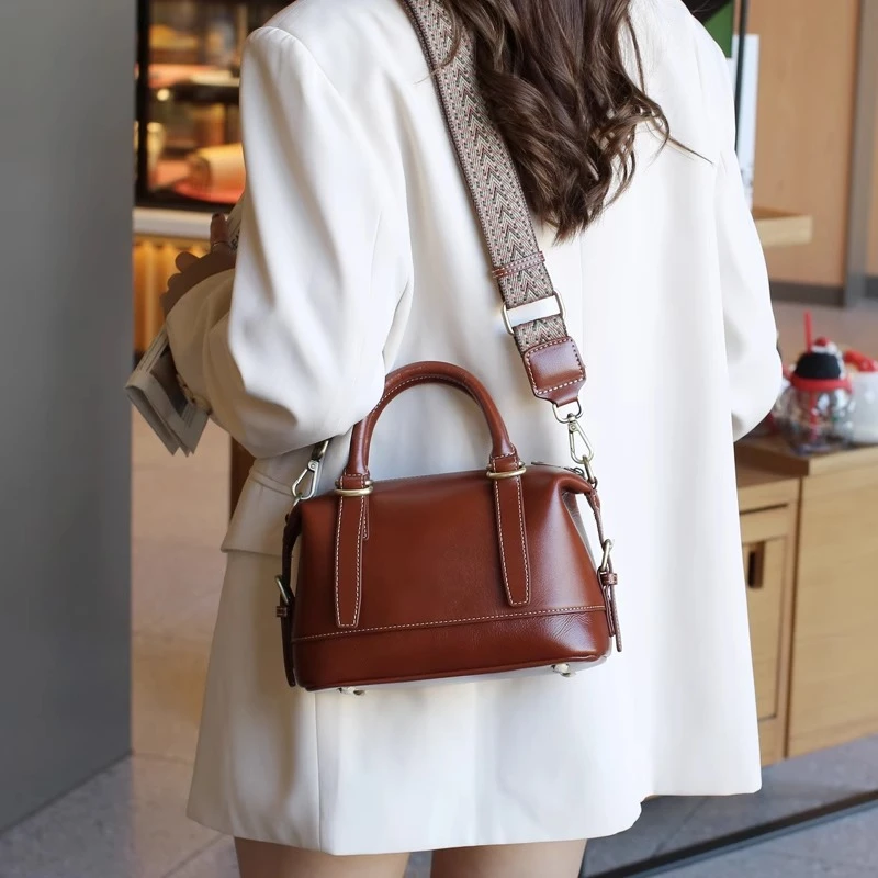 波士顿轻奢头层植鞣牛皮手提包女2023新款单肩斜挎包时尚通勤包真