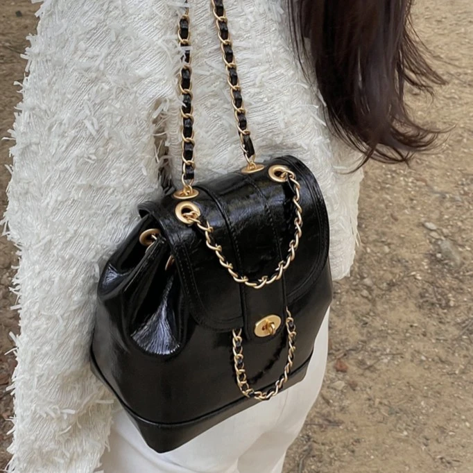 2025春夏新款韩国小众女包迷你小香风链条双肩包女银色百搭时尚