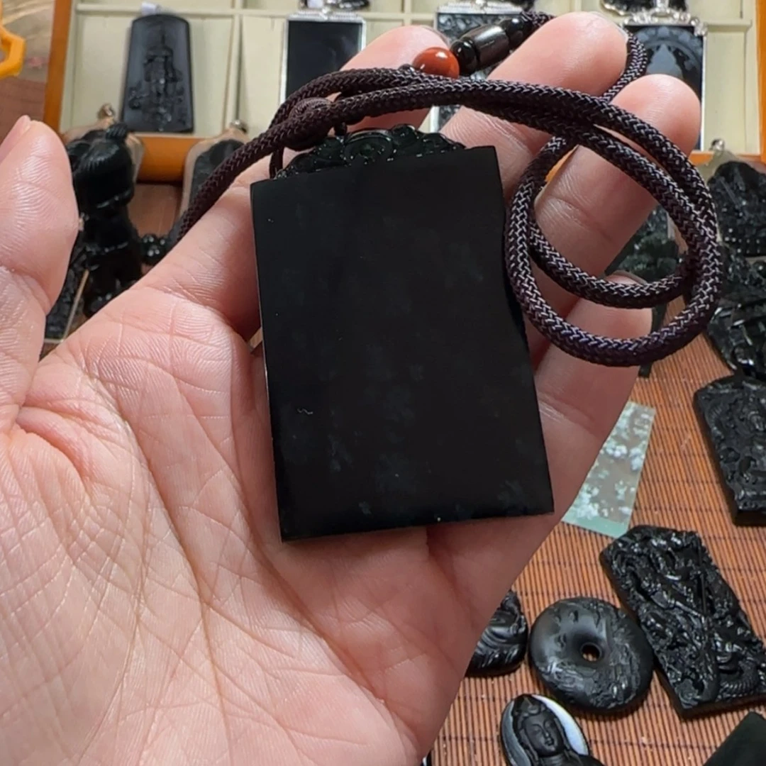 【闪购商品】蛇纹石玉吊坠未镶嵌靓***仔