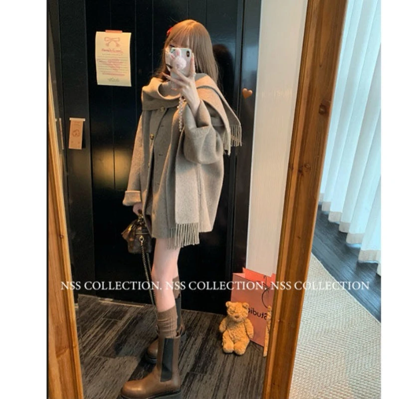 毛呢大衣女短款2025新款秋冬季高级感斗篷呢子毛呢大衣7042