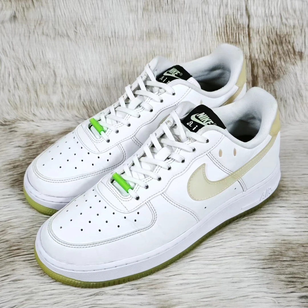 40码 正品 AF1 夜光低帮 9新 鞋边细纹 公价：879#001C4
