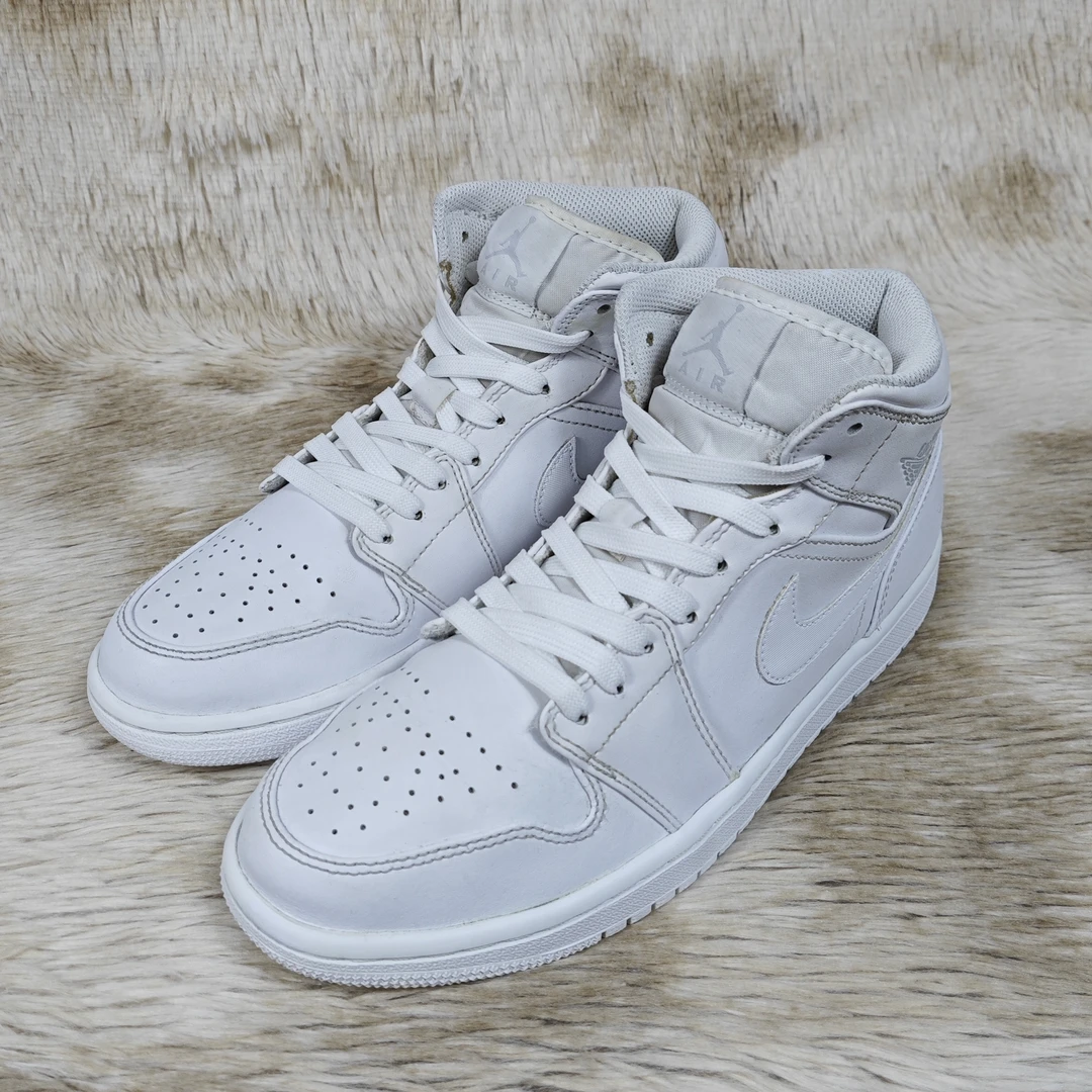 42码 正品 AJ1 纯白 内侧小磨损 公价：1299#691C0