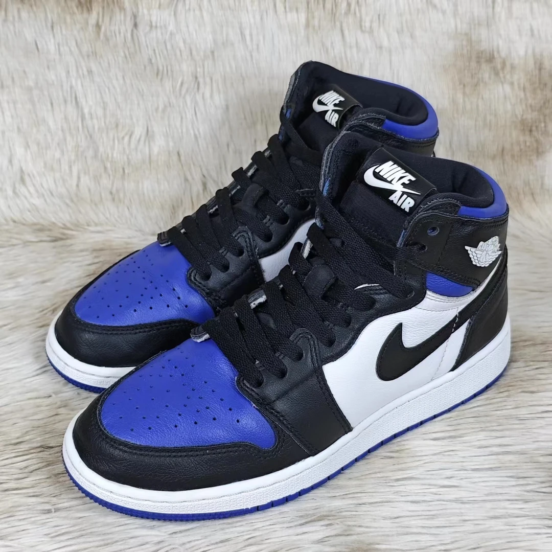 38.5码 正品 AJ1 黑蓝中帮 小瑕疵见详情 95新 公价：1149#951E4