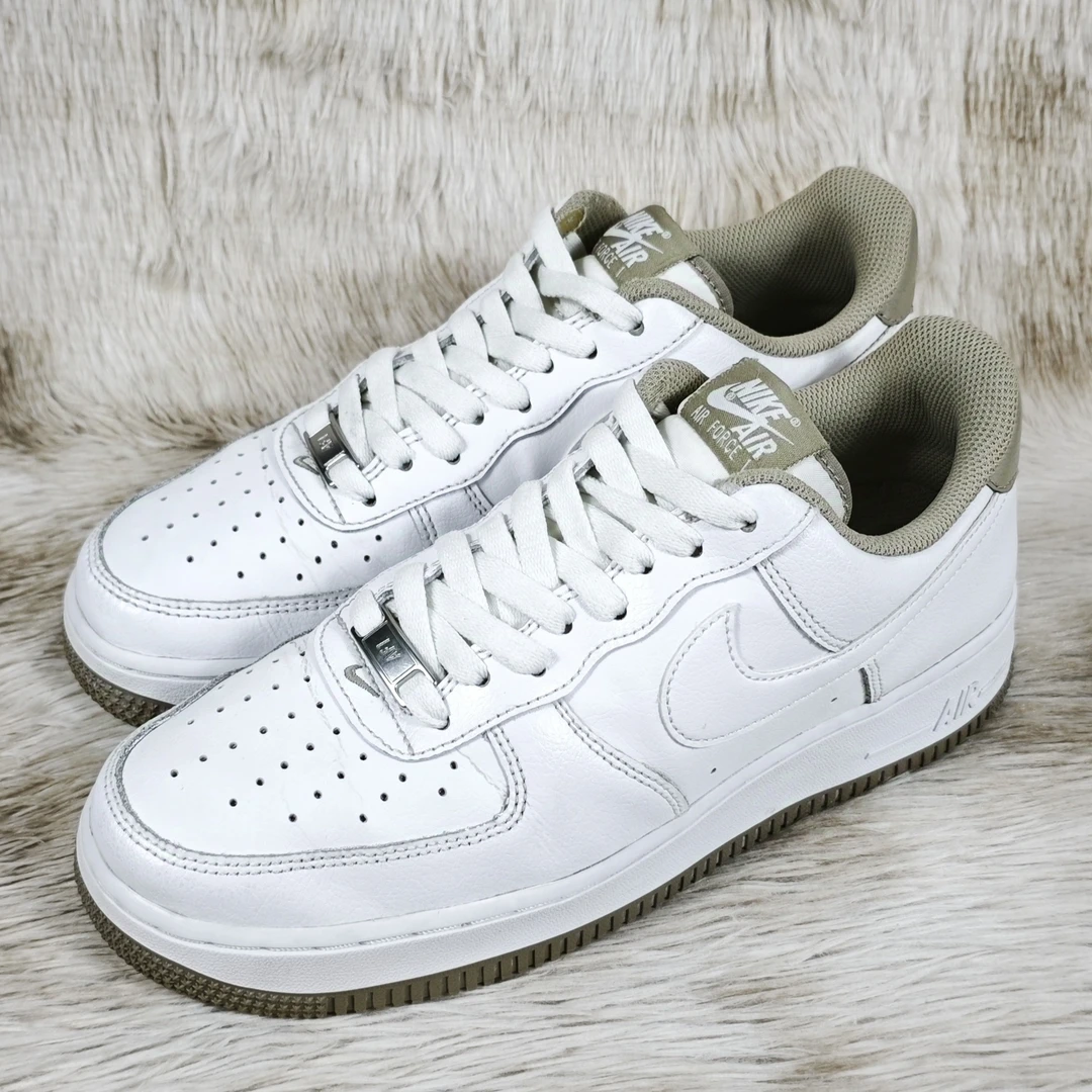 40.5码 正品 AF1 白卡其低帮 9新 鞋口小磨损 公价：1515#521B2