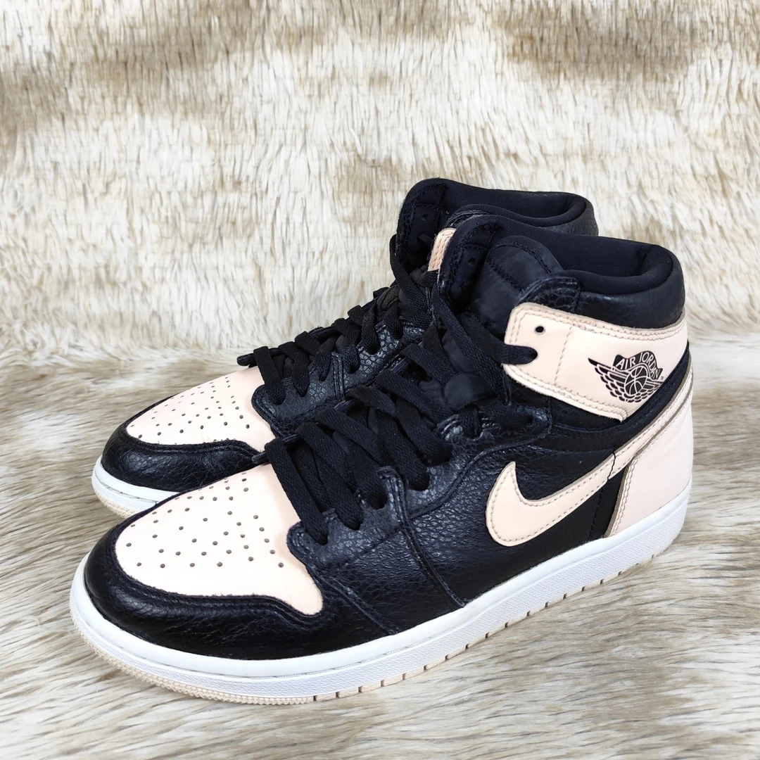 42.5码 正品 AJ1 黑粉中帮 95新 无开胶破损 公价：一三九九#471H2