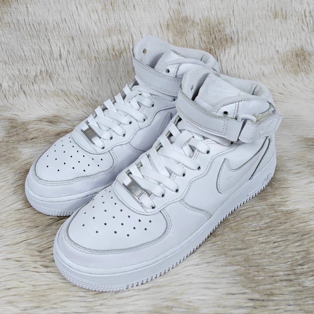 40码 正品 AF1 纯白中帮 细节见详情 公价：999#831d3