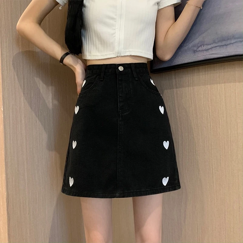 爱心刺绣牛仔短裙女梨型遮胯高腰夏季显瘦包臀半身裙