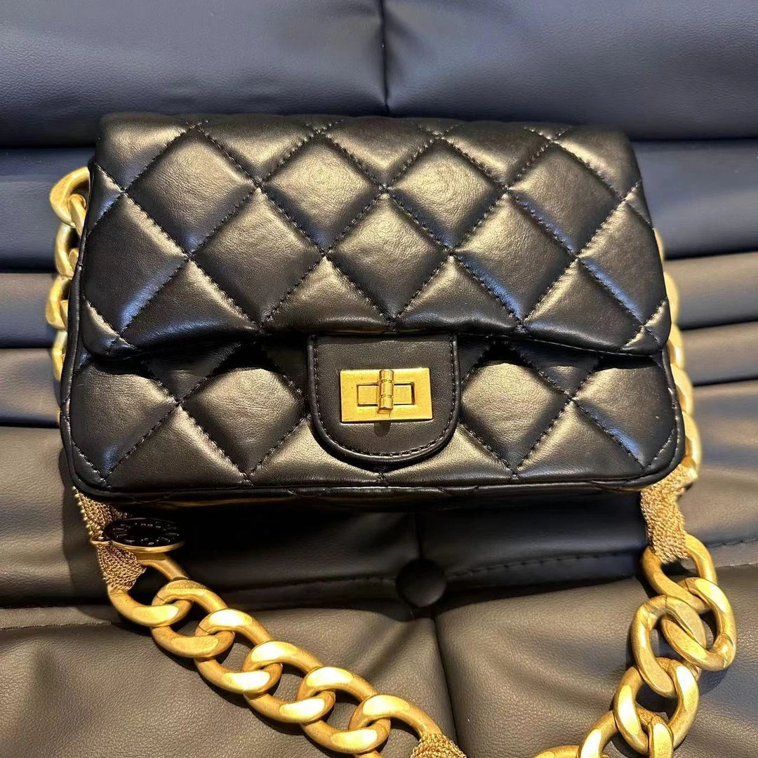 Louis•Kelly姗姗家2024年新款时尚百搭菱格8350时尚大链条