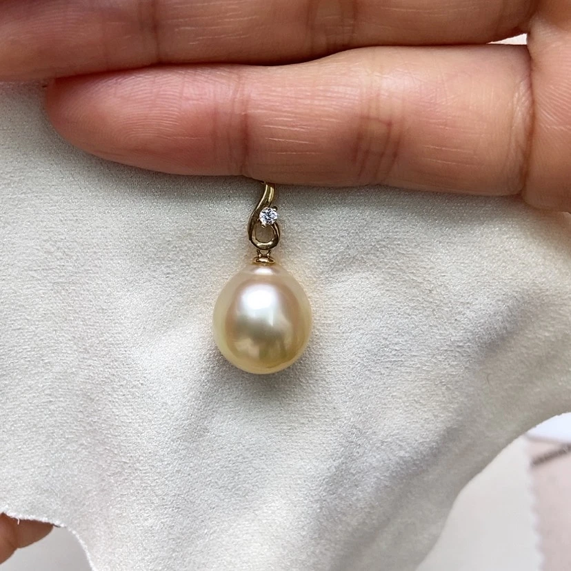 【闪购商品】海水珍珠颈饰18K金镶嵌12.1mm