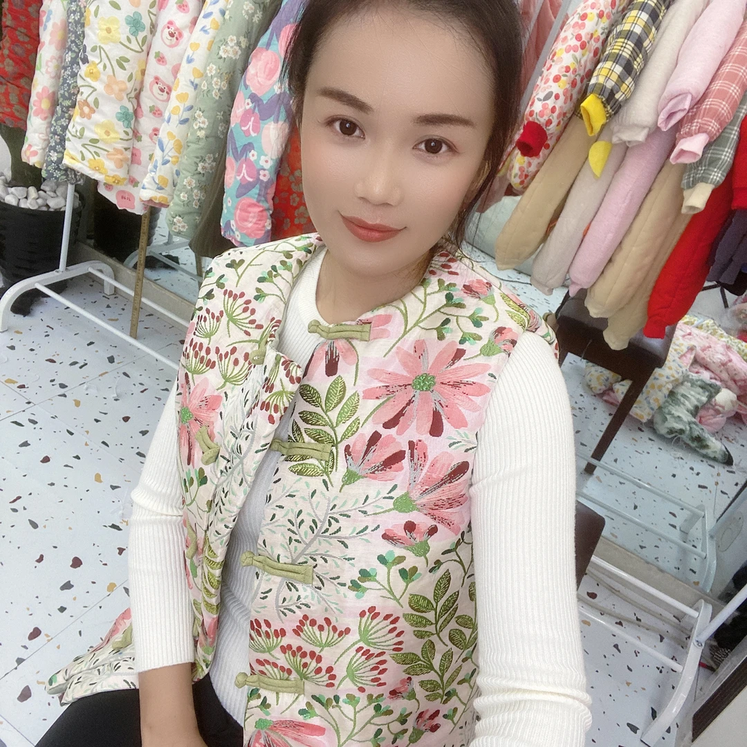 国风盘扣贡缎提花马甲